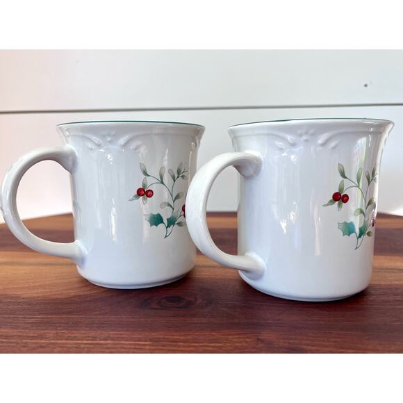 Pfaltzgraff Winterberry Large Coffee Mugs - Set of 2 - Picture 7 of 12